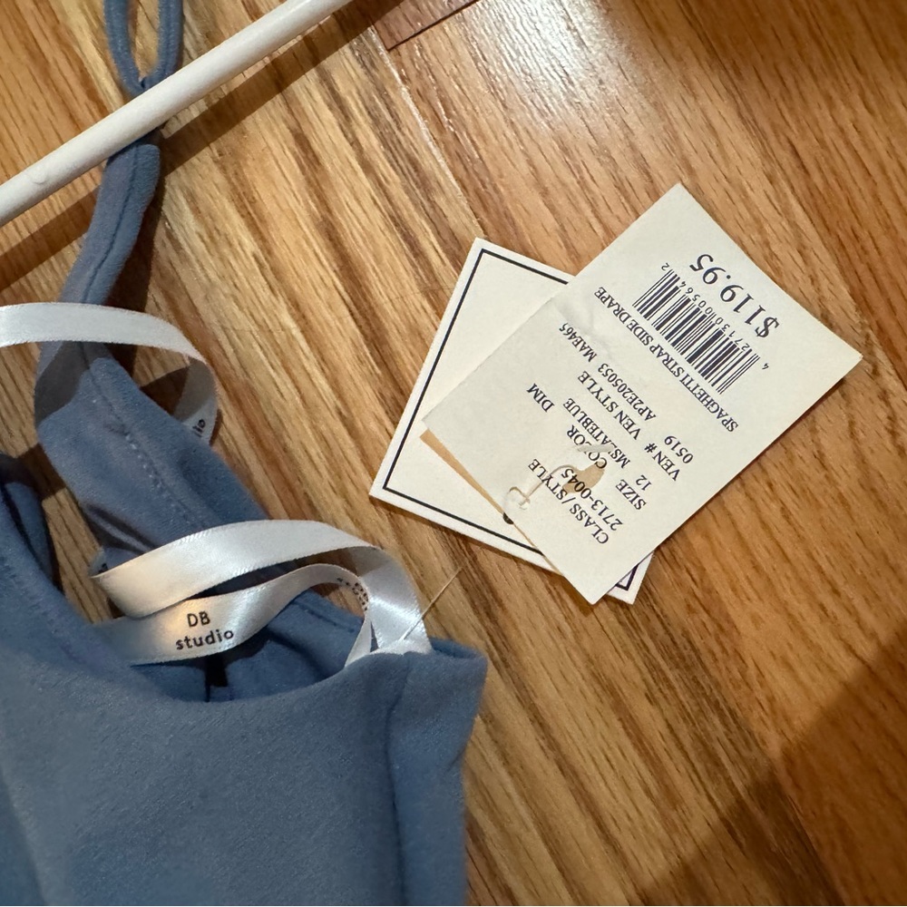 Elegant Blue Sleeveless Dress - Picture 2 of 2